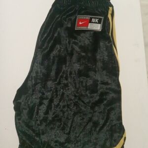 Nike Boys Velvet.Black Shorts Size L